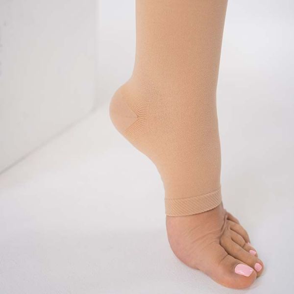 Гольфы компрессионные Evolution ТК.910 унисекс 2 класс компрессии с открытым носком цвет бежевый